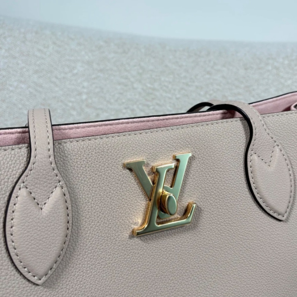 Authentic Pre-Owned Louis Vuitton Greige Grained Calfskin Lockme Shopper - Picture 10 of 16
